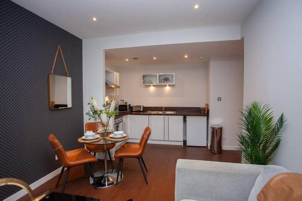 1 Bedroom Apartment In Very Central Location Glasgow Exterior photo